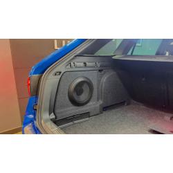 BASSER Pasklare 10'' inch Subwooferbehuizing Skoda Superb (Vanaf 2015 - 2024)
